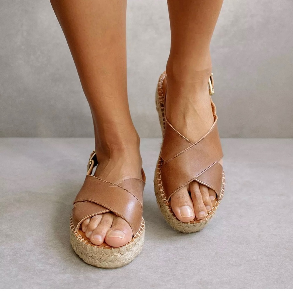 Alohas Crossed Camel Sandals